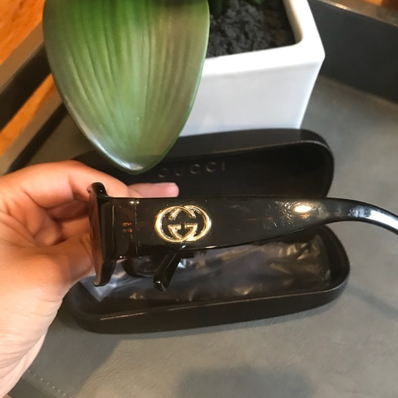 G U C C I 😎 - Picture 2 of 3